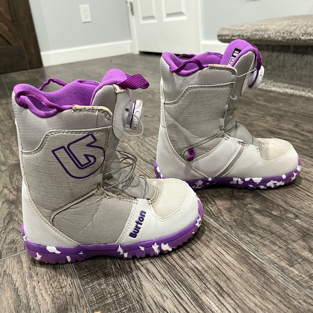 Kids Size 1 Burton Snowboard Boots